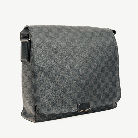 Louis Vuitton Graphite Damier District MM Cross Body Bag - Picture 2 of 14